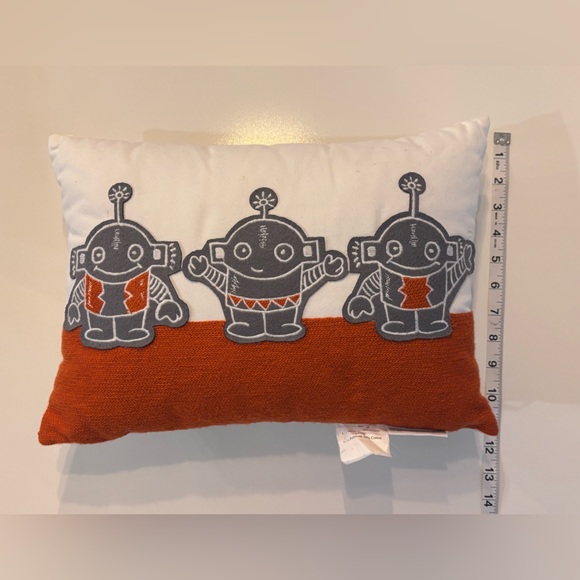 Ink & Ivy Kids Orbit Line Collection Orange and White alien design throw pillow - Picture 4 of 10